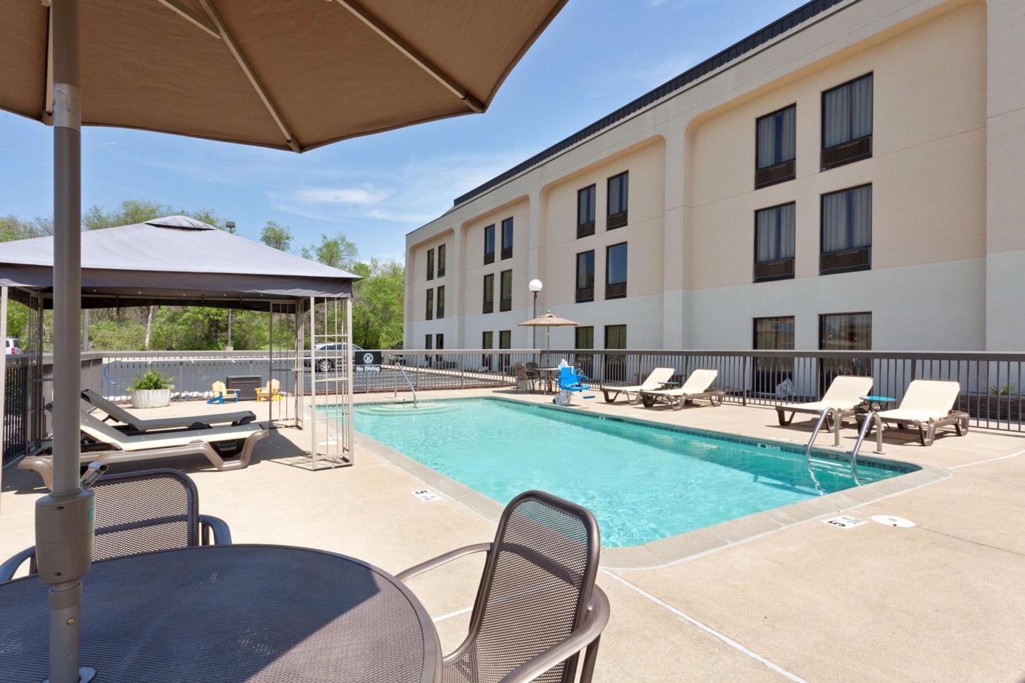 Hampton Inn Joplin Zewnętrze zdjęcie