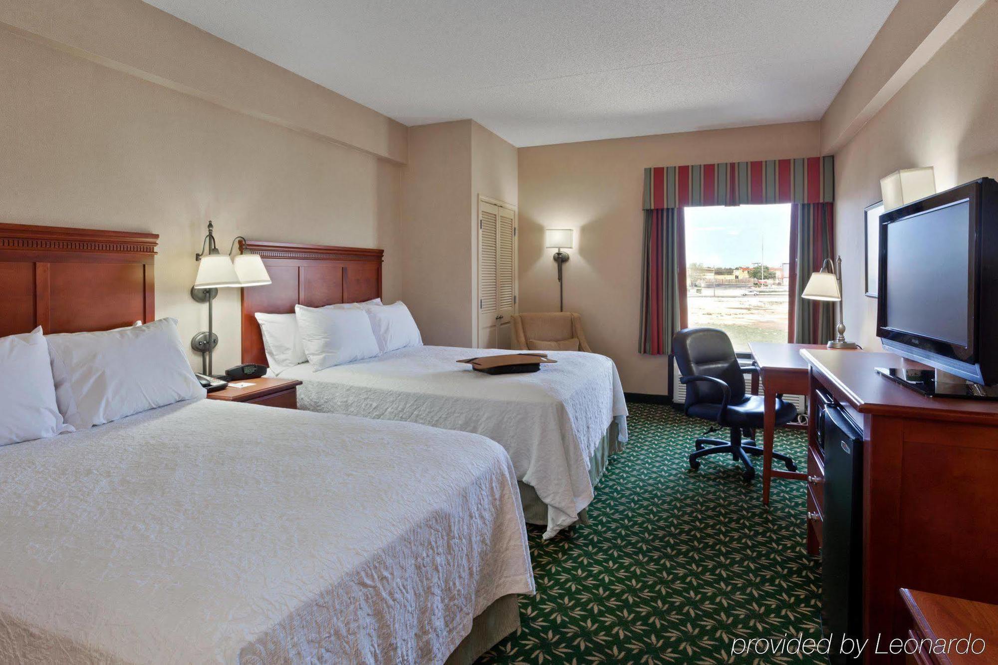 Hampton Inn Joplin Zewnętrze zdjęcie